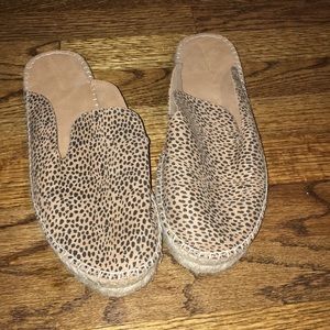 Universal Thread Flats